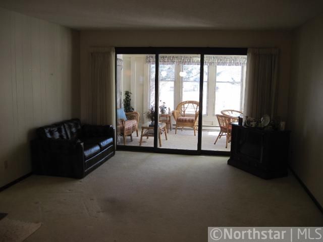 1410 Elm Ave N, Glencoe, MN 55336