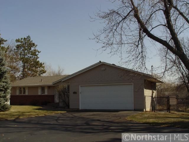 5570 Turtle Lake Rd, Shoreview, MN 55126