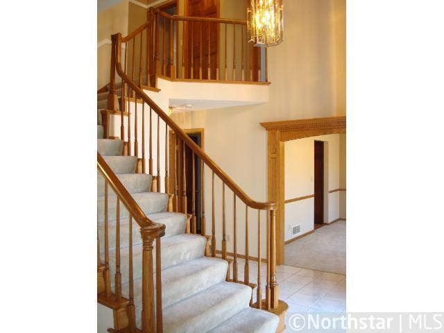 686 Brentwood Ln, Eagan, MN 55123