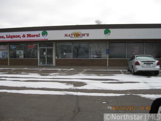 1417 Helmo Ave N, Oakdale, MN 55128