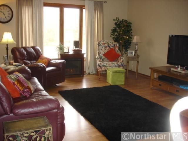 111 Clover Ln, Delano, MN 55328