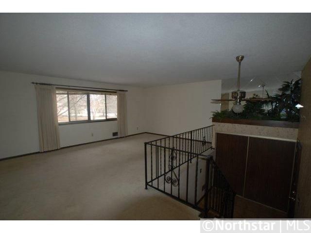 4184 Shirlee Ln N, Roseville, MN 55126