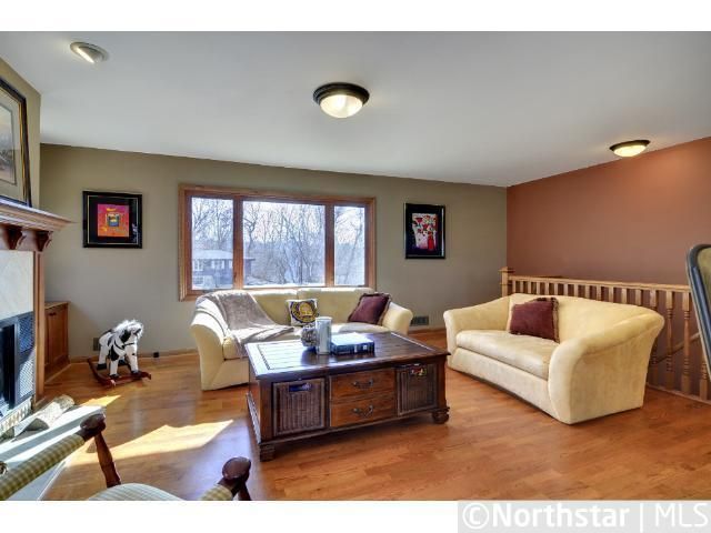 15310 Skyview Cir, Minnetonka, MN 55345
