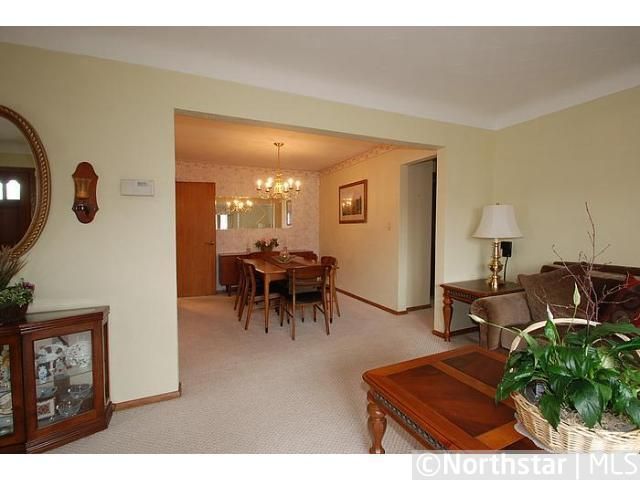 1382 Arlington Ave E, Saint Paul, MN 55106