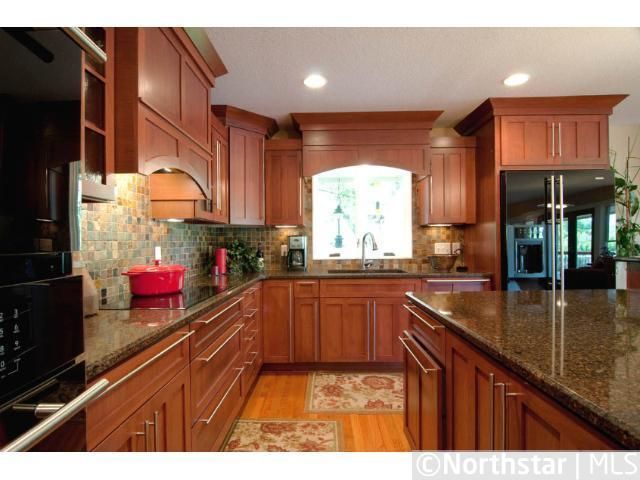 2600 Kyle Ave N, Golden Valley, MN 55422