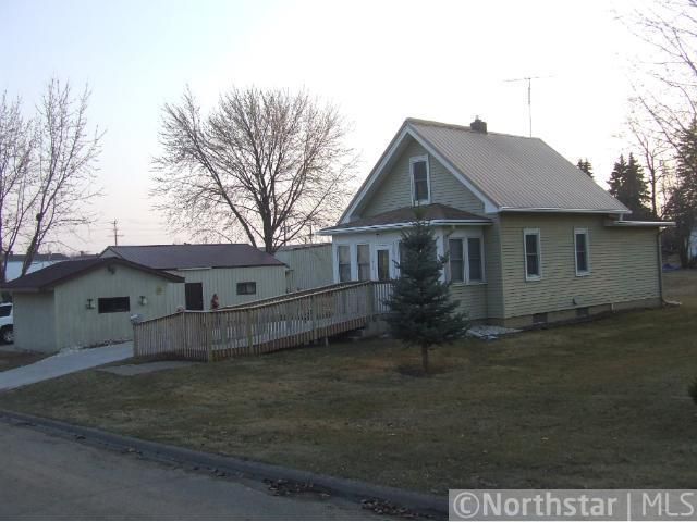 240 2nd Ave NE, Milaca, MN 56353