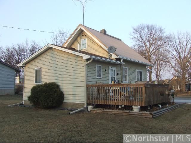 240 2nd Ave NE, Milaca, MN 56353