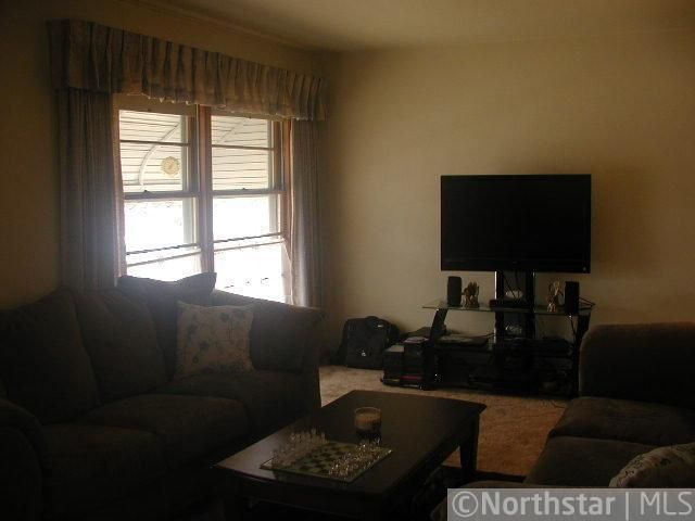 806 Howard St N, Saint Paul, MN 55119