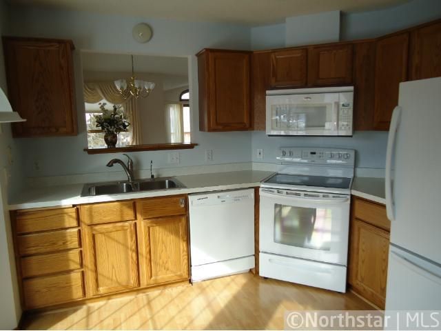 1771 Southwind Ln, Maplewood, MN 55109