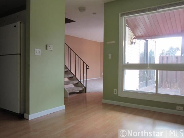 7724 Dunmore Rd, Woodbury, MN 55125