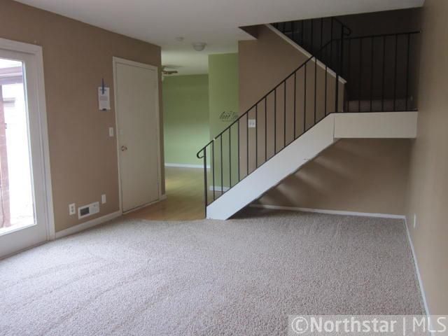 7724 Dunmore Rd, Woodbury, MN 55125