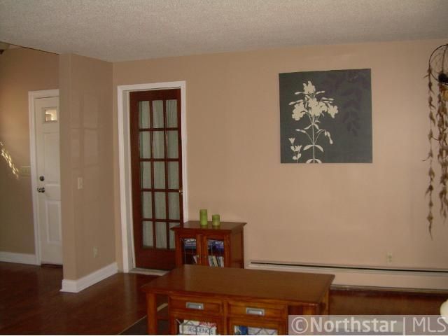 84 Sidney St E, Saint Paul, MN 55107