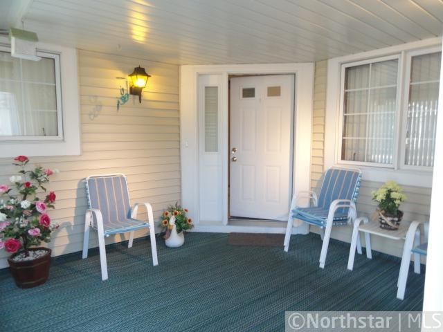 1241 Hilo Ave N, Oakdale, MN 55128