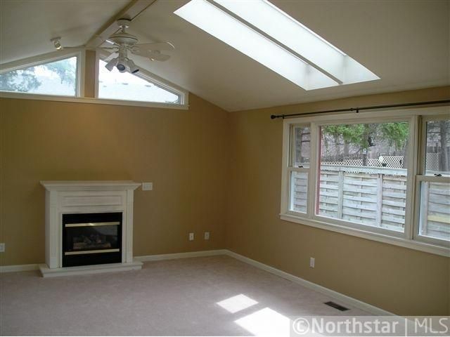 1388 Barclay St, Saint Paul, MN 55106