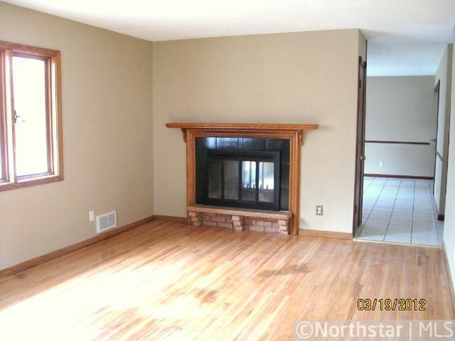 8711 47th Ave N, Brooklyn Park, MN 55428