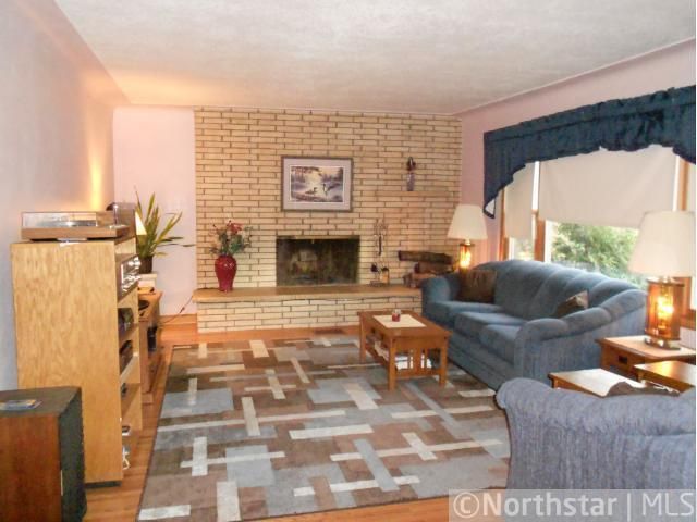2169 Larpenteur Ave E, Maplewood, MN 55109