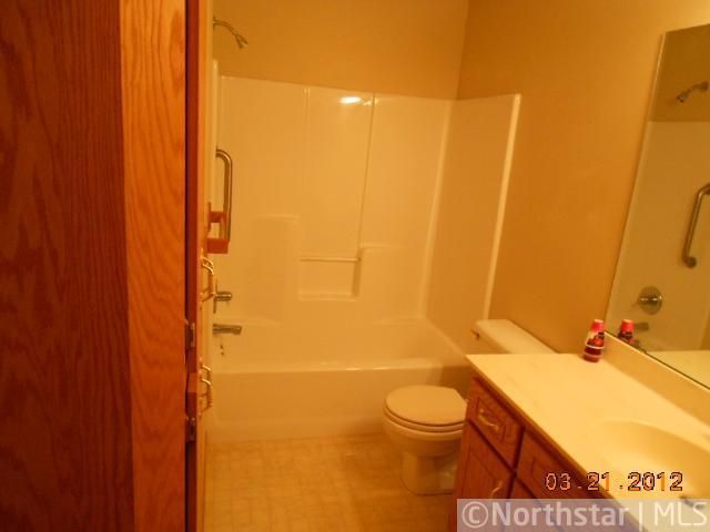 219 Viking Dr E, Little Canada, MN 55117