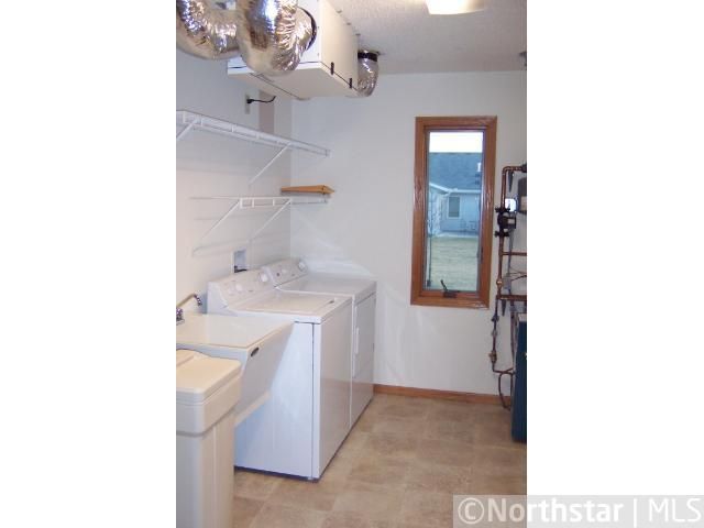 618 Boulevard Ave NE, Montgomery, MN 56069