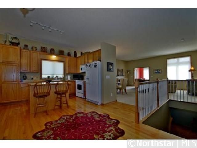 5059 E Oak Point Dr, Prior Lake, MN 55372