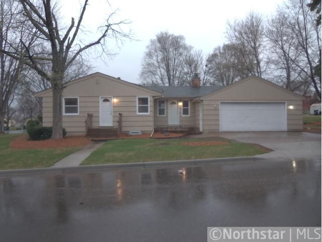 806 7th Ave E, Shakopee, MN 55379
