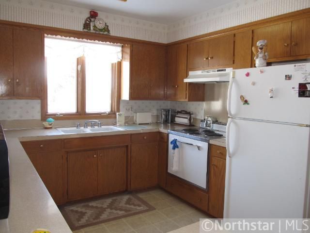 95 Draco Ave E, Cosmos, MN 56228