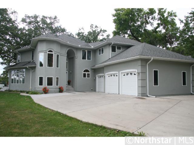 1300 Ingerson Rd, Arden Hills, MN 55112