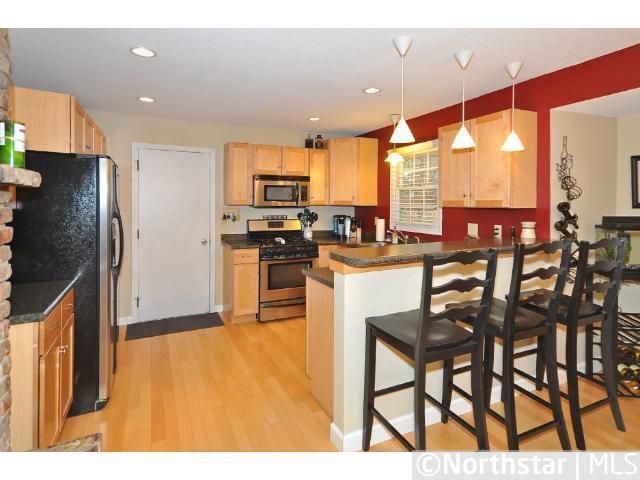 25645 Sunnyvale Ln, Excelsior, MN 55331