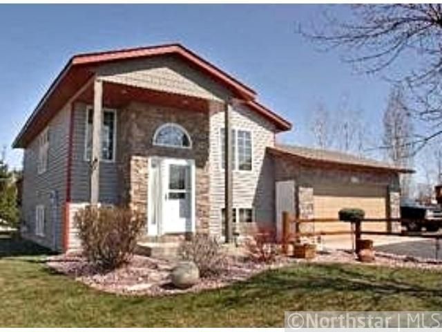 2399 Gall Ave E, Maplewood, MN 55109