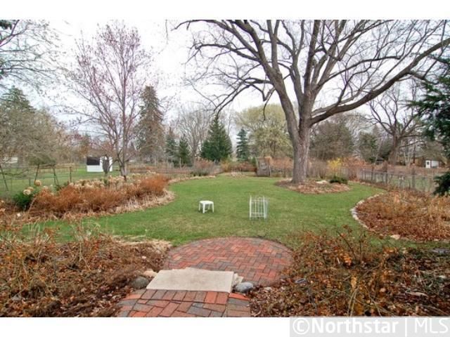 1750 Albert St N, Falcon Heights, MN 55113