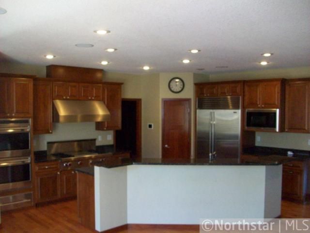 9047 Horizon Dr, Shakopee, MN 55379