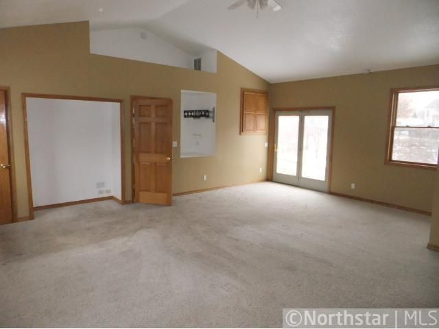 8120 Casper Way Ct, Inver Grove Heights, MN 55076
