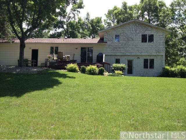 129 Sunset Dr, Belle Plaine, MN 56011