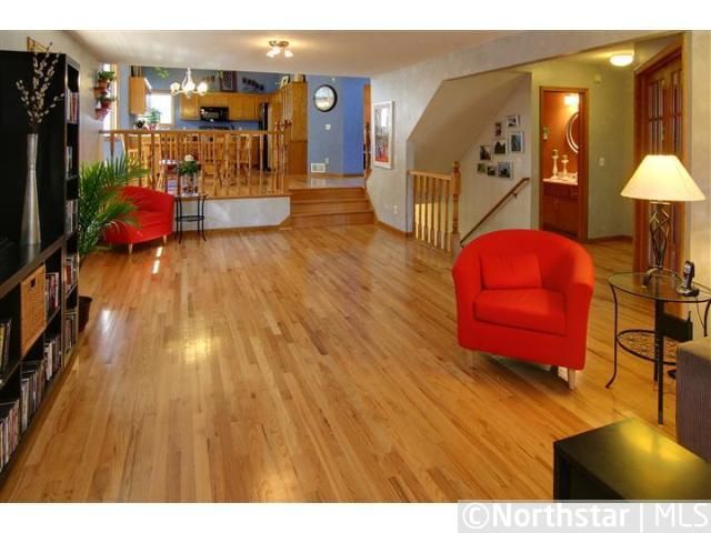 504 Weston Hills Pl, Eagan, MN 55123