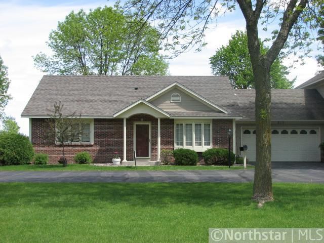 212 Pleasant Ave N, Glencoe, MN 55336