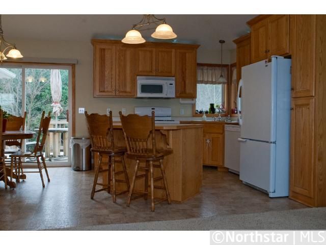 38546 Henna Ct, North Branch, MN 55056