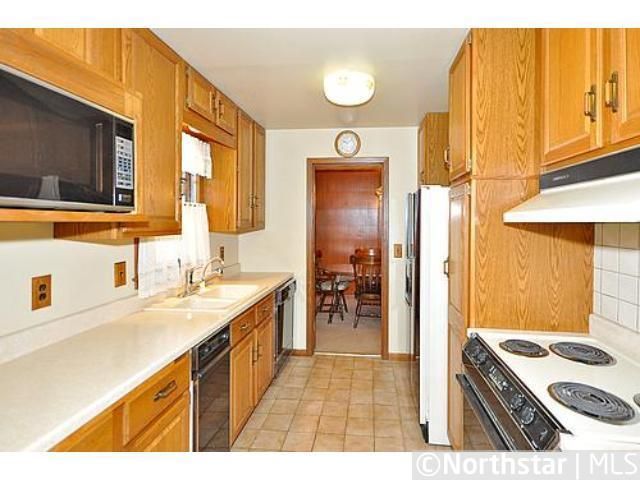 6909 Edgewood Ave N, Brooklyn Park, MN 55428