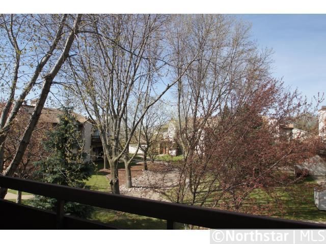 2078 Pathways Dr #E5, Saint Paul, MN 55119