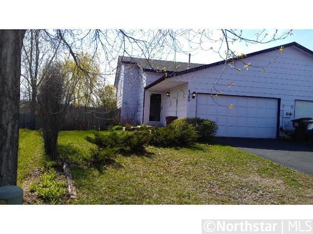 4560 Hayward Rd N, Oakdale, MN 55128