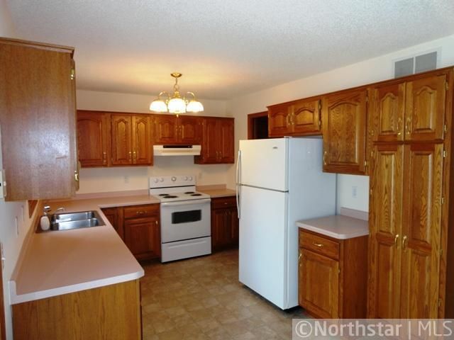 2225 Douglynn Ln, Saint Paul, MN 55119