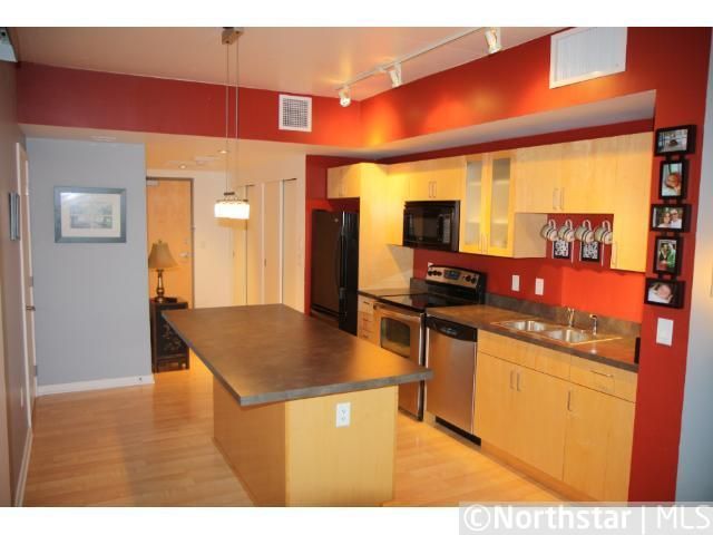 8161 33rd Ave S #403 W, Bloomington, MN 55425