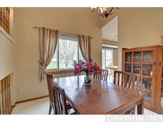 8915 Pineview Ln N, Maple Grove, MN 55369