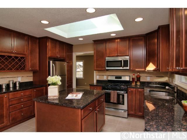 7215 Riverdale Rd, Brooklyn Center, MN 55430