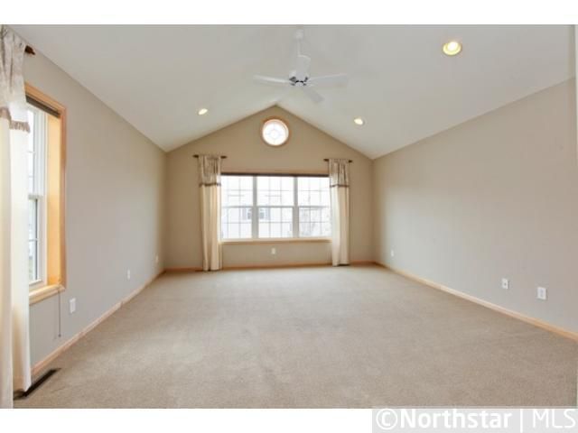 9884 Pincherry Ln, Eden Prairie, MN 55347