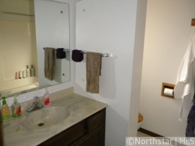 1734 Bluebill Dr, Eagan, MN 55122