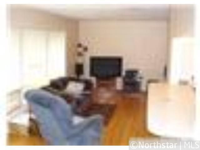 1595 Grandview Ave E, Maplewood, MN 55109
