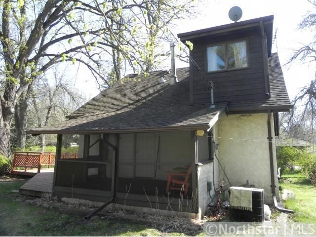 91 Locust St, Mahtomedi, MN 55115