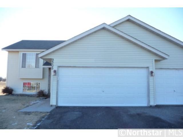 9305 Homestead Cir, Monticello, MN 55362
