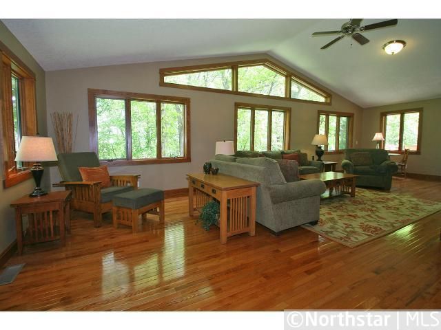 16910 9th Ave N, Plymouth, MN 55447
