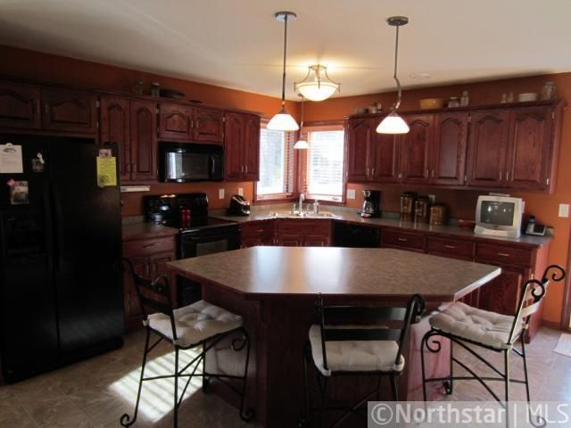 120 Frontier Ct, Sauk Rapids, MN 56379