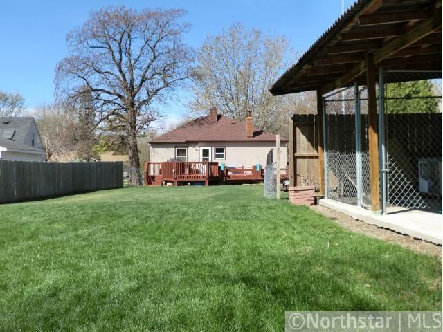1894 Chatsworth St N, Roseville, MN 55113